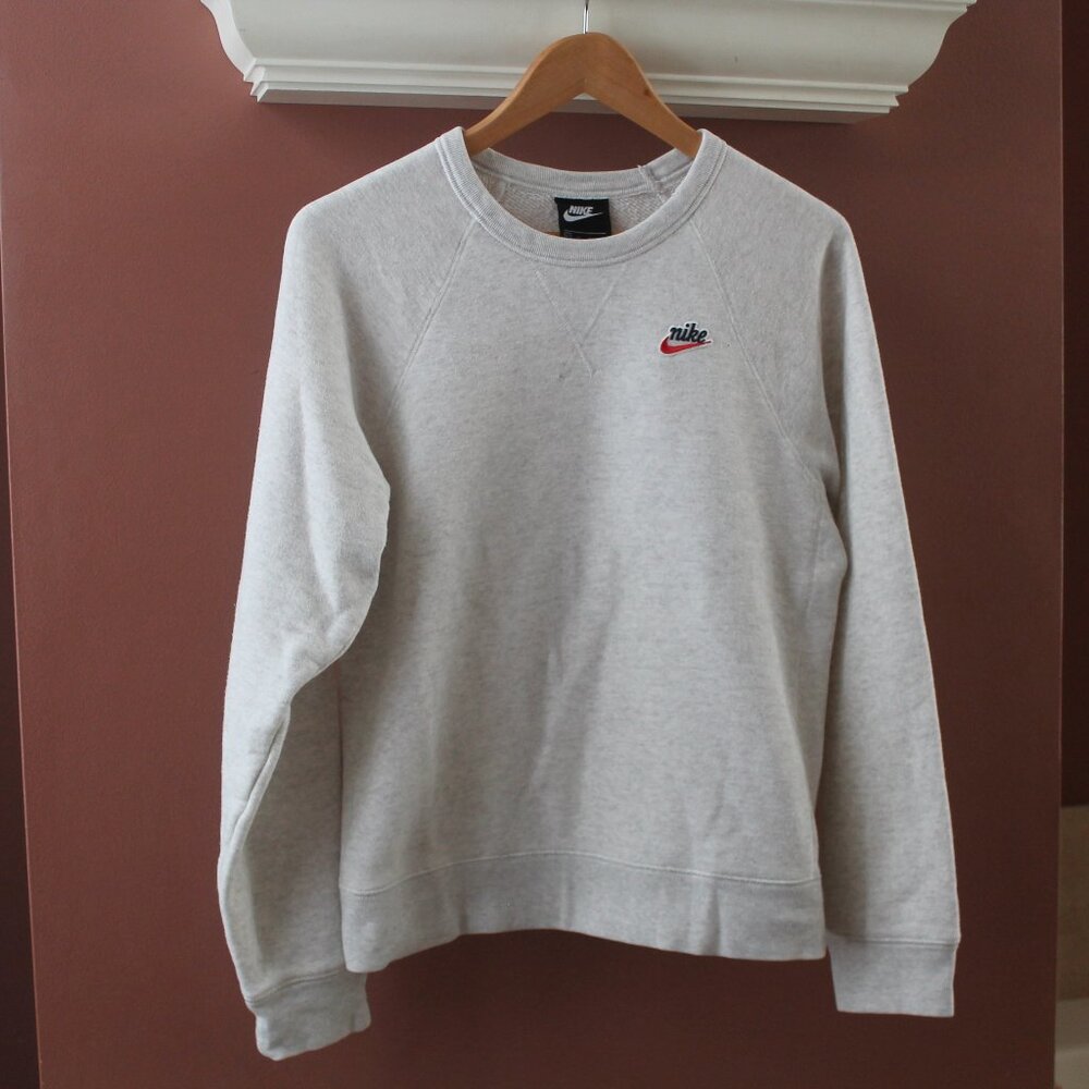 Nike Mens XS Heather Gray Crewneck Sweatshirt Embroidered Swoosh Logo Classic